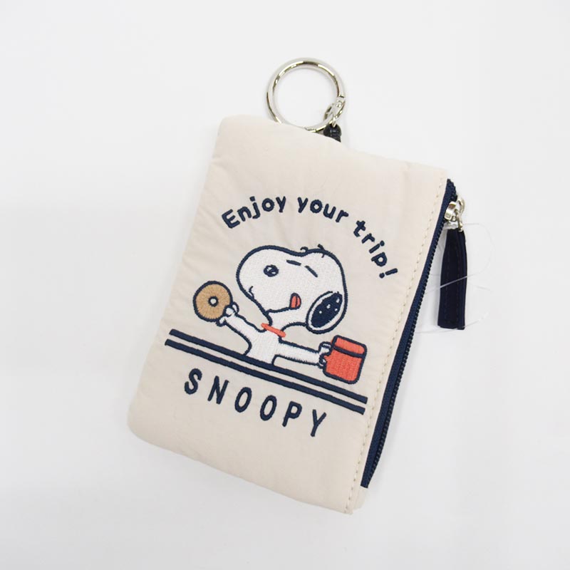 PEANUTS リール付きパスポーチ enjoy your trip スヌーピー